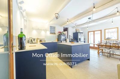 Villa - 200 m² - 8 pièces