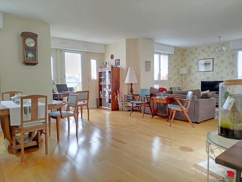 Appartement - 99 m² - 4 pièces