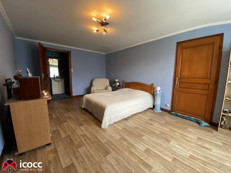 Demeure - 188 m² - 8 pièces