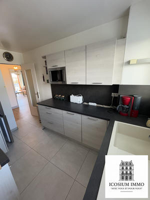 Appartement - 92 m² - 4 pièces