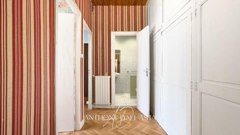 Maison - 207 m² - 6 pièces