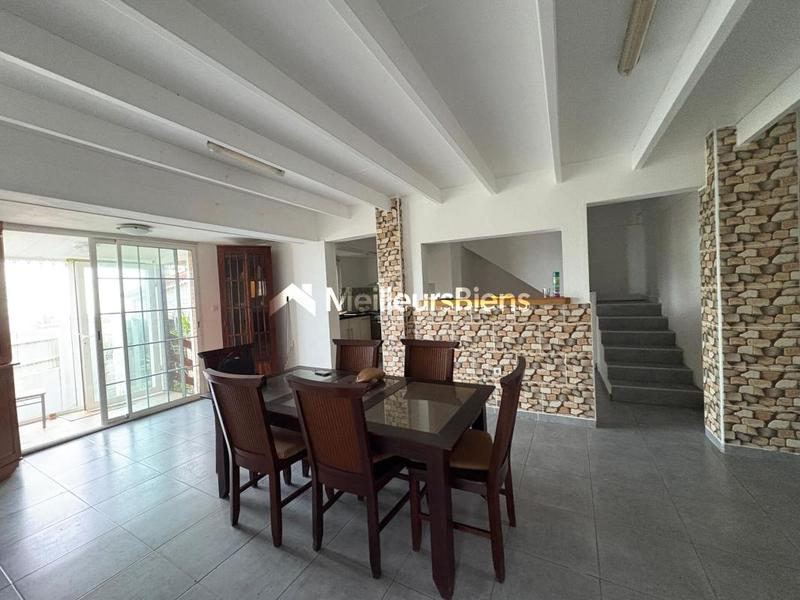 Maison - 175 m² - 6 pièces