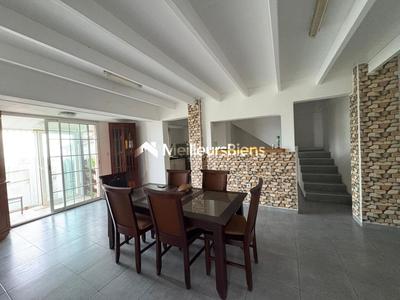 Maison - 175 m² - 6 pièces