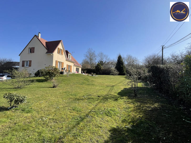 Maison traditionnelle - 147 m² - 7 pièces