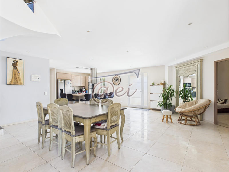 Villa - 435 m² - 10 pièces