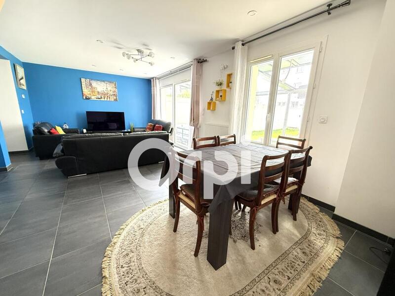 Maison - 161 m² - 8 pièces