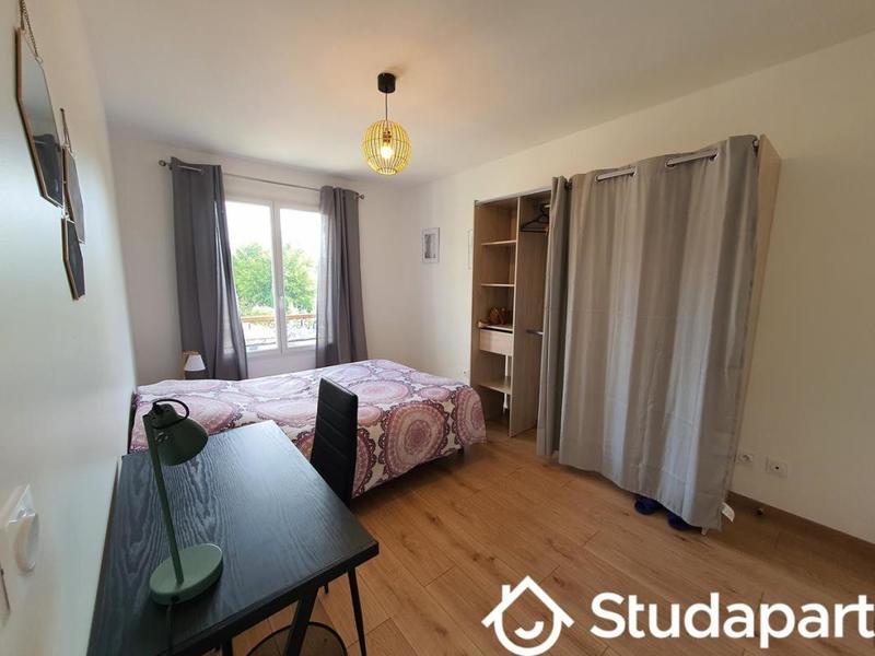 Chambre - 13 m² - 1 pièce