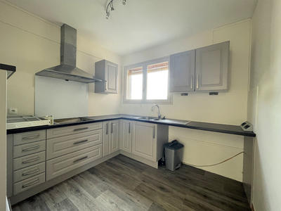 Appartement - 80 m² - 4 pièces