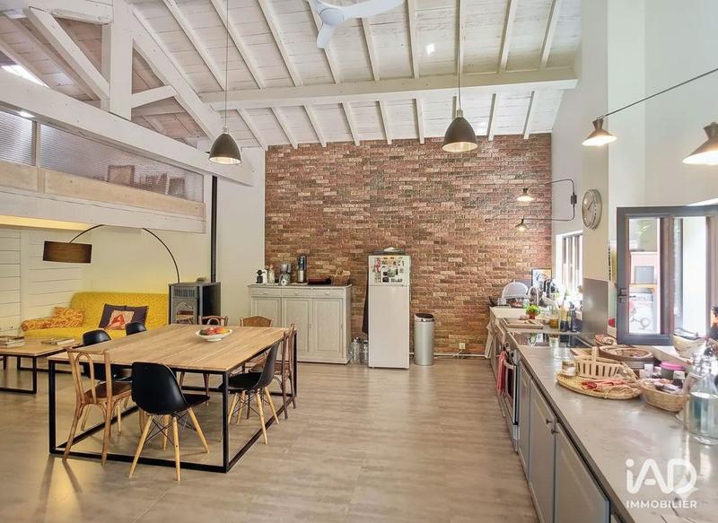 Maison - 224 m² - 8 pièces