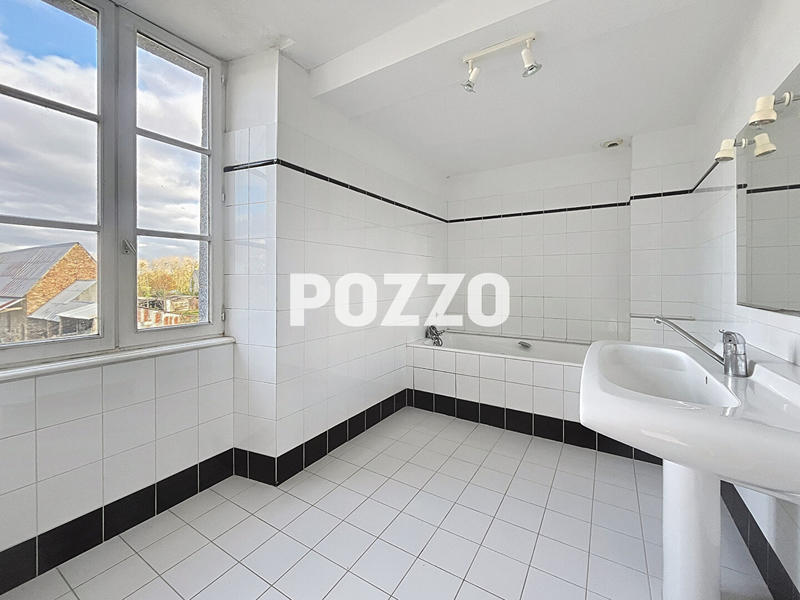 Maison - 195 m² - 4 pièces