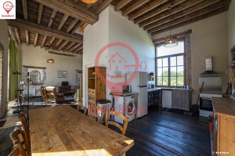 Maison - 240 m² - 9 pièces