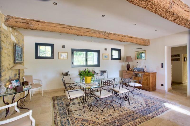 Mas - 570 m² - 8 pièces