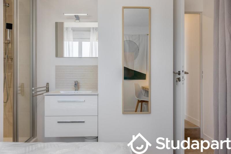 Chambre - 9 m² - 1 pièce