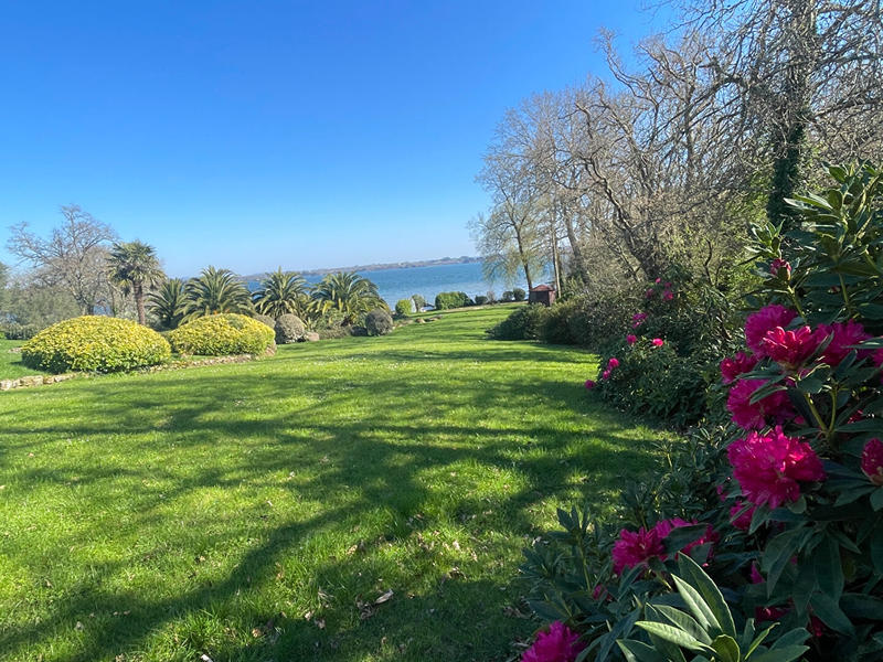 Maison - 254 m² - 10 pièces