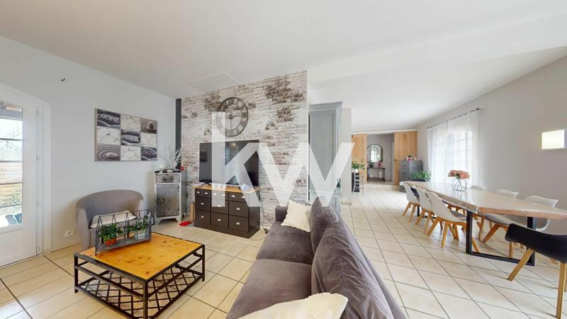 Maison - 214 m² - 9 pièces