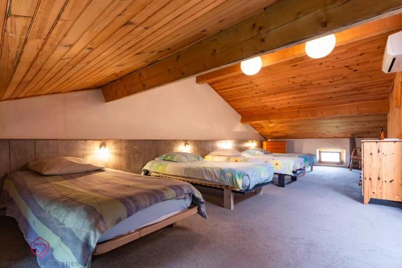 Propriété - 277 m² - 13 pièces