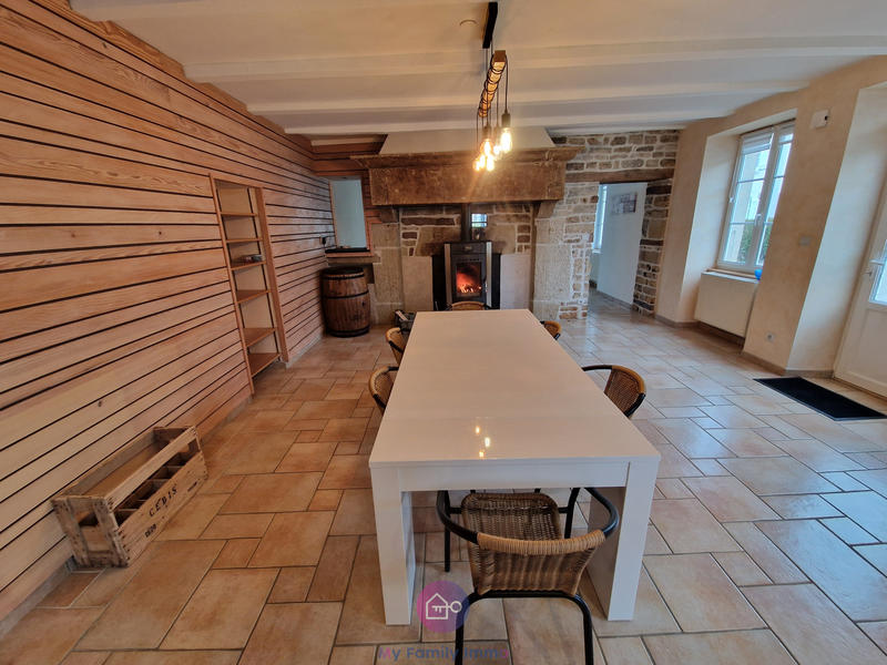 Maison - 195 m² - 11 pièces