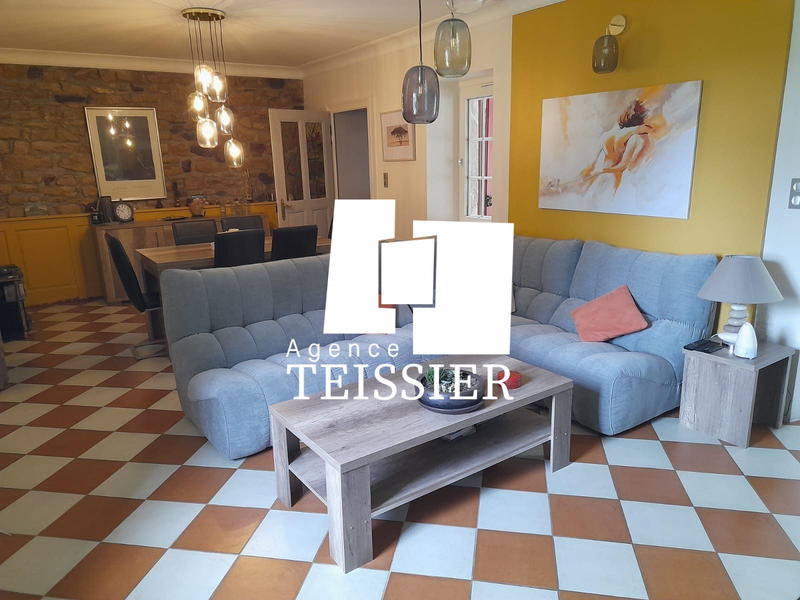 Mas - 221 m² - 11 pièces