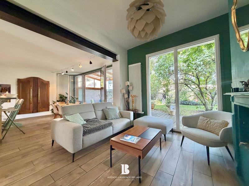 Maison - 180 m² - 8 pièces