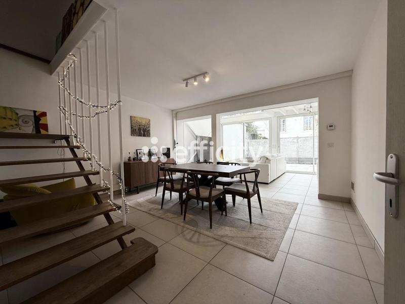 Maison - 111 m² - 4 pièces