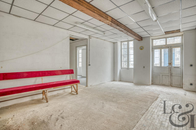 Maison - 365 m² - 10 pièces