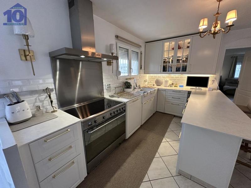 Maison - 140 m² - 5 pièces