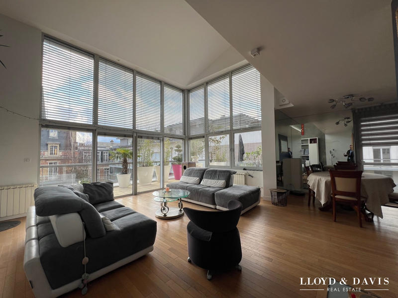 Appartement - 183 m² - 7 pièces