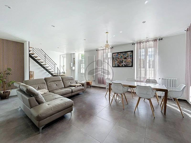 Maison - 165 m² - 7 pièces