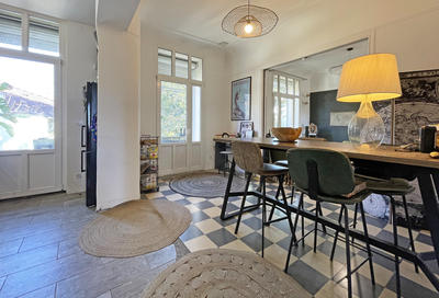 Maison - 200 m² - 10 pièces