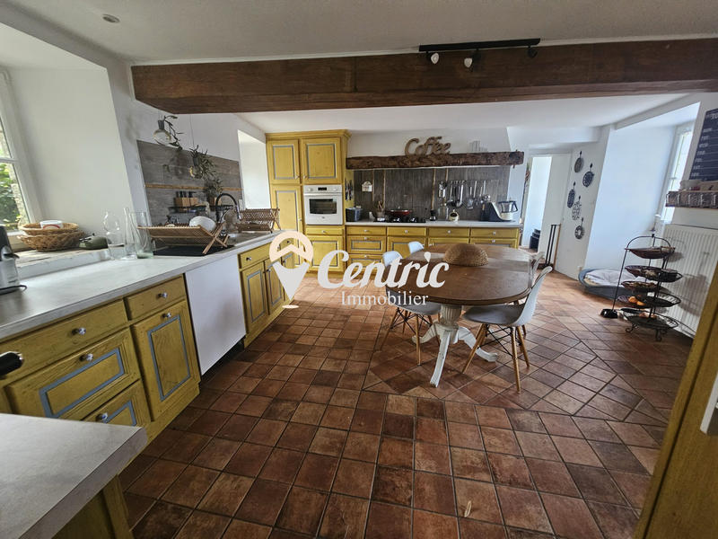 Maison ancienne - 250 m² - 8 pièces