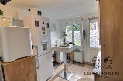 Maison - 84 m² - 8 pièces