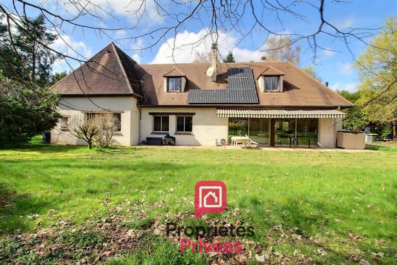 Propriété - 245 m² - 9 pièces