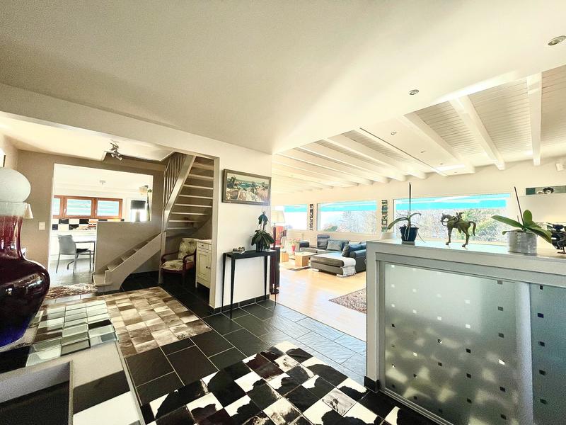 Maison d'architecte - 230 m² - 8 pièces