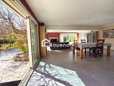 Villa - 185 m² - 8 pièces