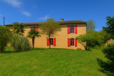 Maison - 235 m² - 8 pièces