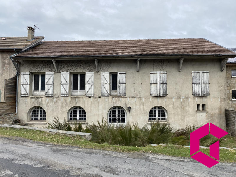 Maison - 340 m² - 10 pièces