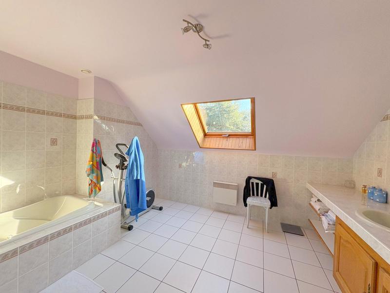 Maison - 257 m² - 8 pièces