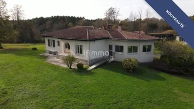 Demeure - 200 m² - 9 pièces