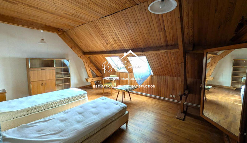 Maison - 300 m² - 10 pièces