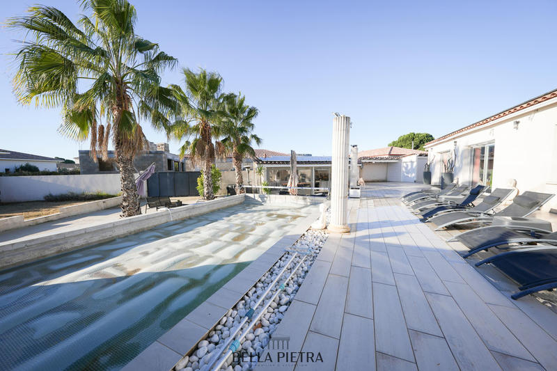 Maison - 203 m² - 7 pièces