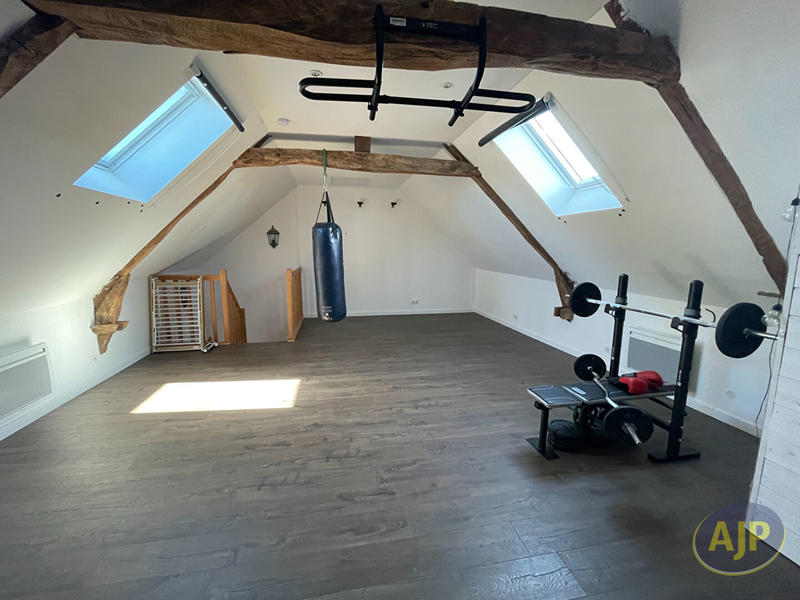 Maison - 104 m² - 5 pièces