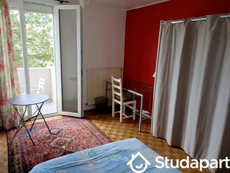 Chambre - 12 m² - 1 pièce