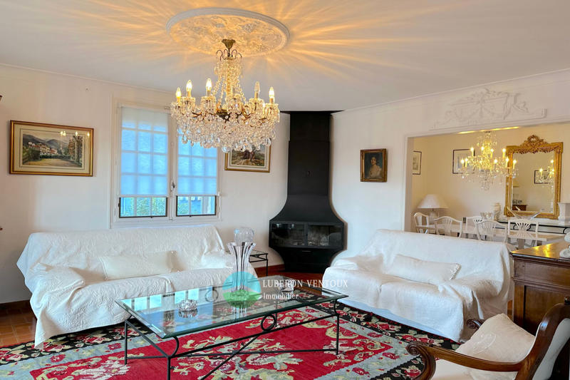 Maison - 255 m² - 9 pièces