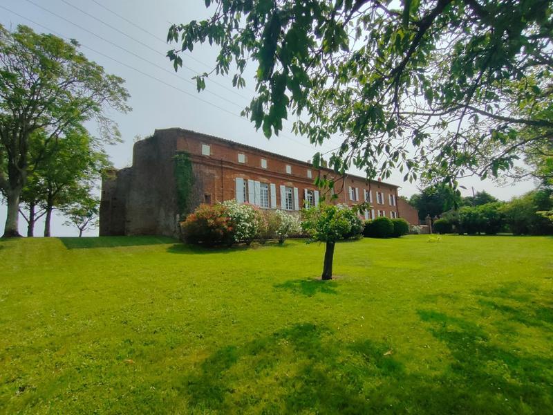 Château - 460 m² - 14 pièces