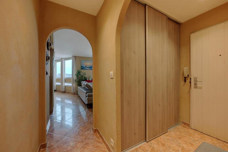 Appartement ancien - 95 m² - 5 pièces