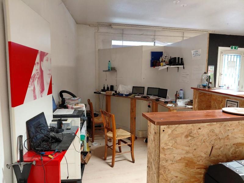 Local d'activité / Entrepôt - 135 m²