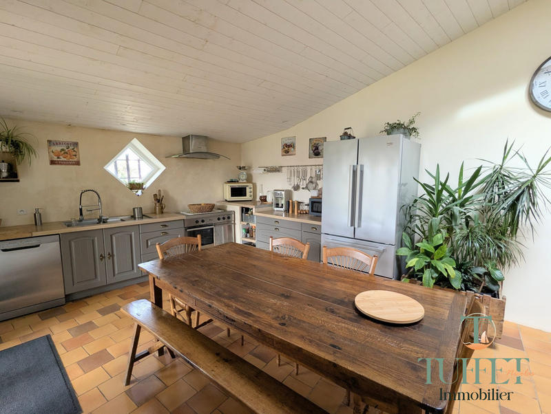 Maison ancienne - 402 m² - 8 pièces