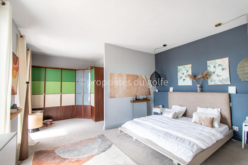 Maison - 215 m² - 6 pièces