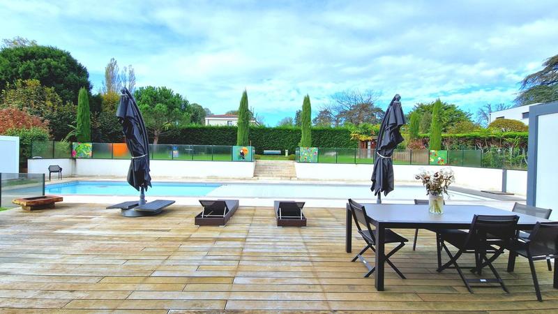 Propriété - 231 m² - 7 pièces