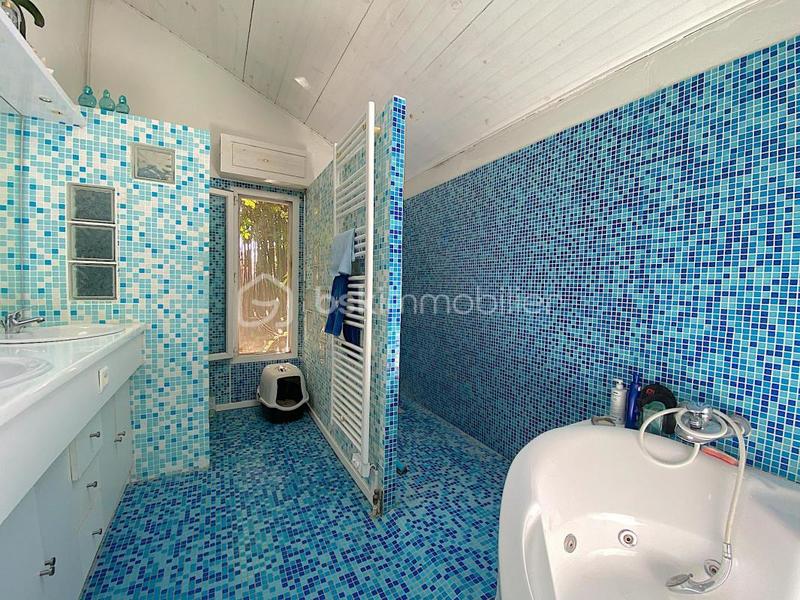 Maison - 215 m² - 8 pièces